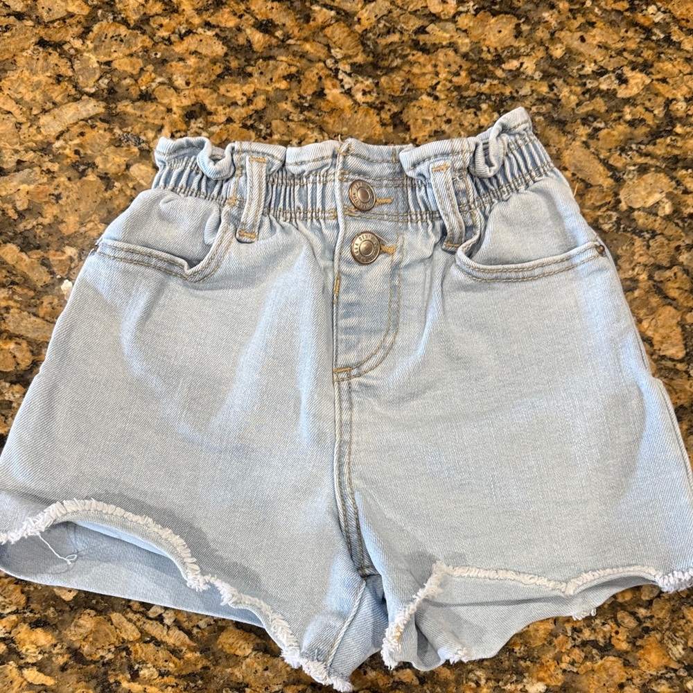 Gil’s Zara paper bag denim shorts